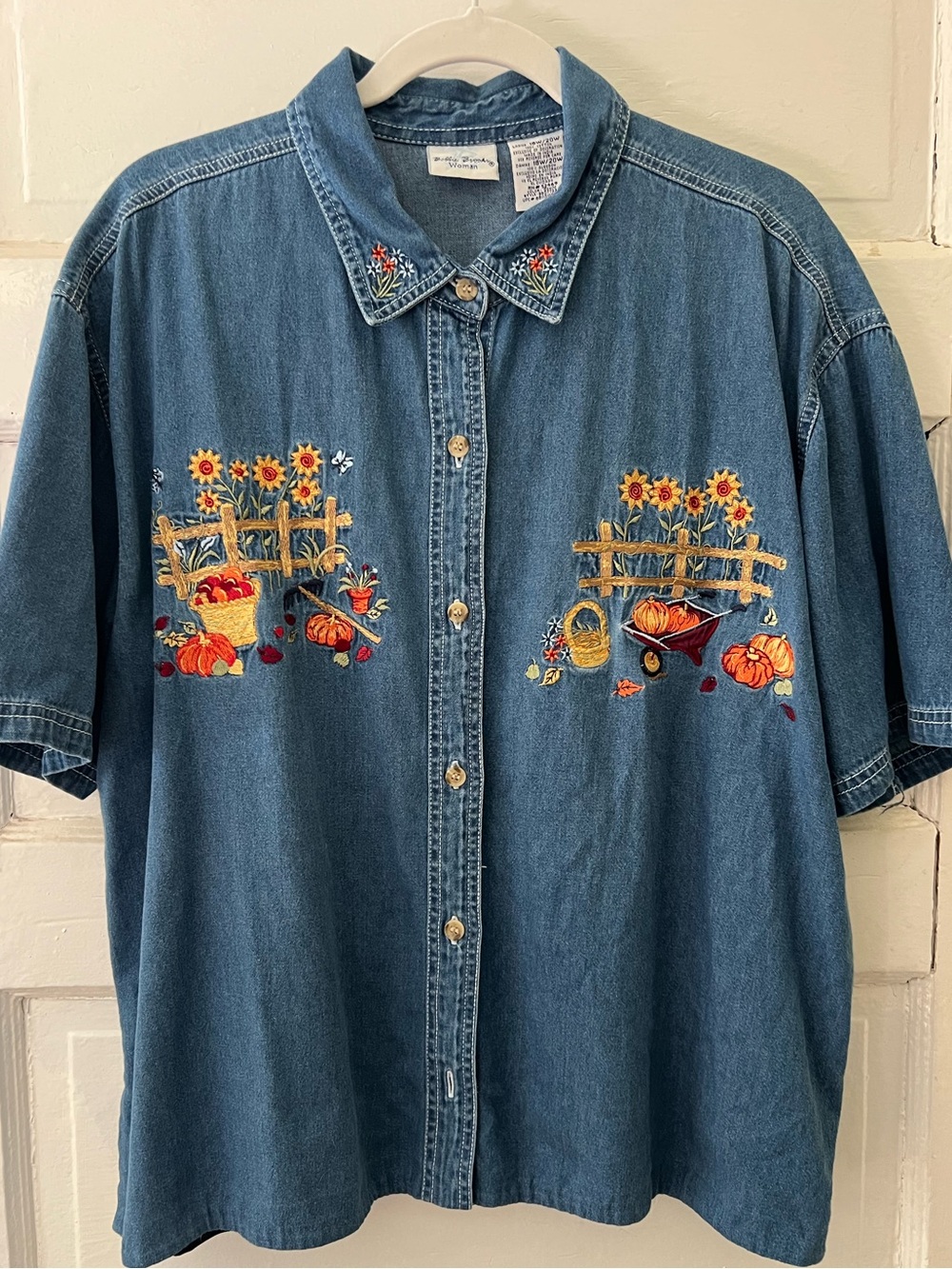Vintage Bobbie Brooks Festive Fall Embroidered Short Sleeve Denim Button Down